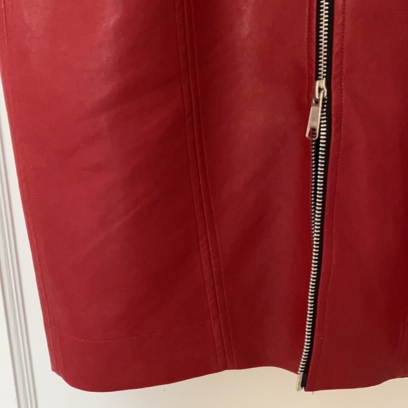 Classic with a pop! Editions de robes beauty - Picture 5 of 11